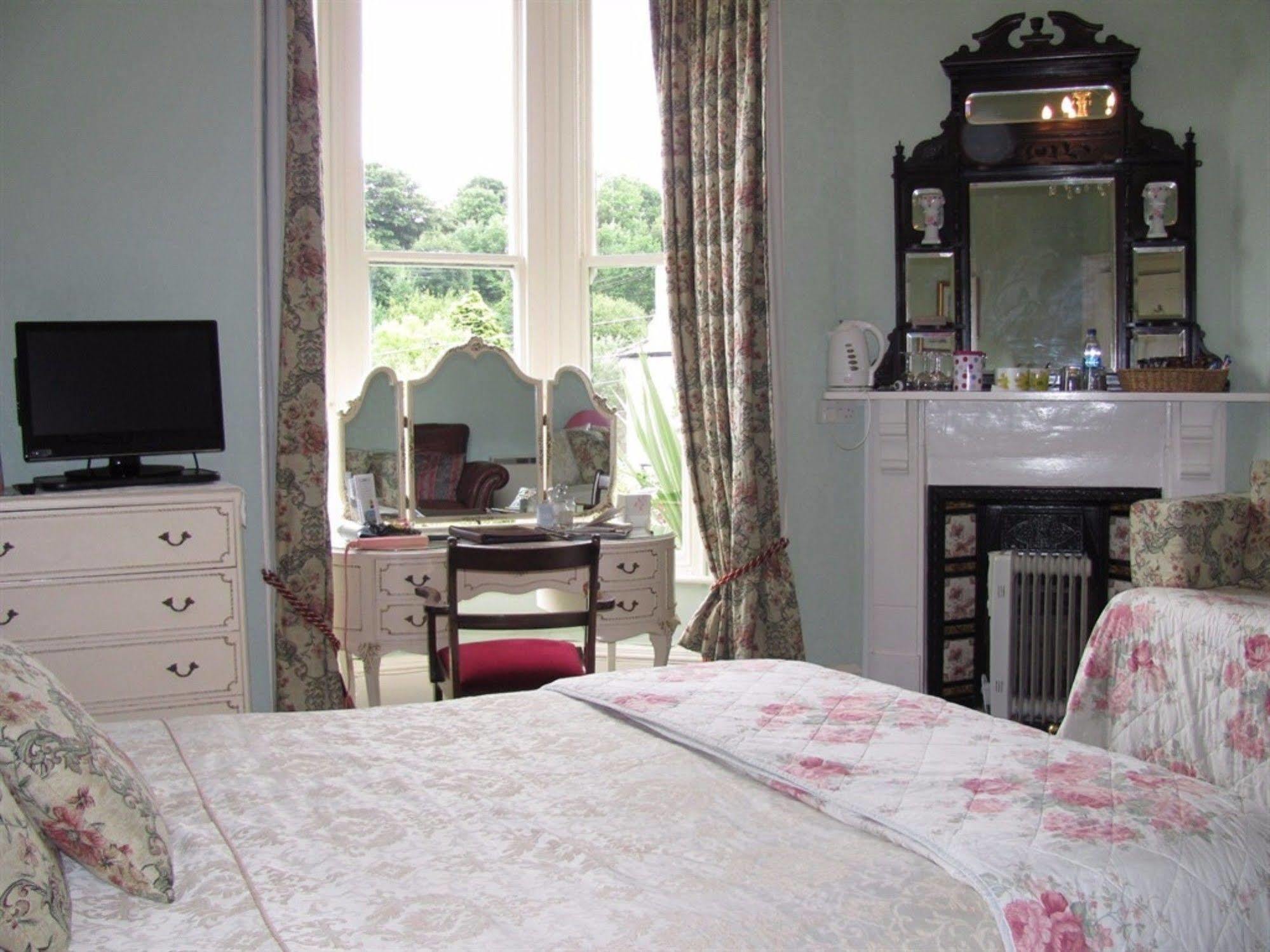 Penrose Bed & Breakfast Lostwithiel Exteriör bild
